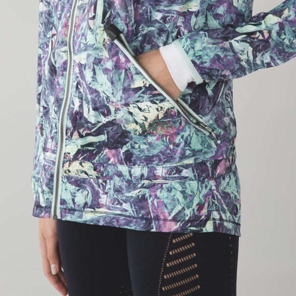 LULULEMON Miss Misty Jacket II in Iridescent Multi Sz 6 - Picture 2 of 16